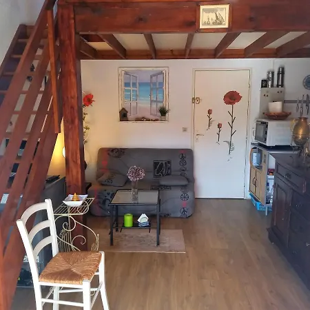 Saint Georges de Didonne APPARTEMENT MEZZANINE 3 min a pied de LA PLAGE * Saint-Georges-de-Didonne