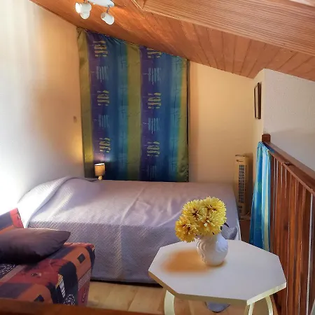 Saint Georges de Didonne APPARTEMENT MEZZANINE 3 min a pied de LA PLAGE *